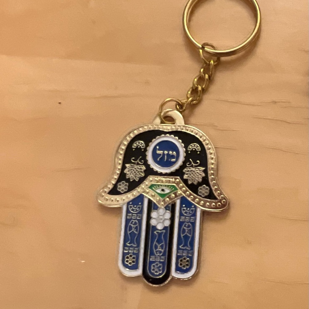 HAMSA Key Chains with“LUCK” in Hebrew  in center; medium